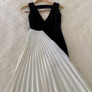 Roland Mouret black/white asymmetrical dress size UK 8